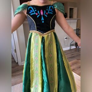 Elsa and Anna dresses 5-8